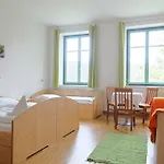 Hostel Jugend- Und Familiengaestehaus Cap Woerth Velden am Wörthersee