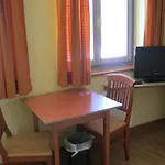 Hostel Jugend- Und Familiengaestehaus Cap Woerth Velden am Wörthersee