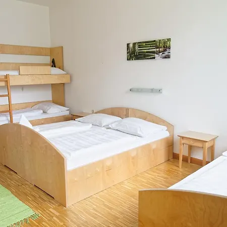 Jugend- Und Familiengaestehaus Cap Woerth * וולדן אם וורתרסי