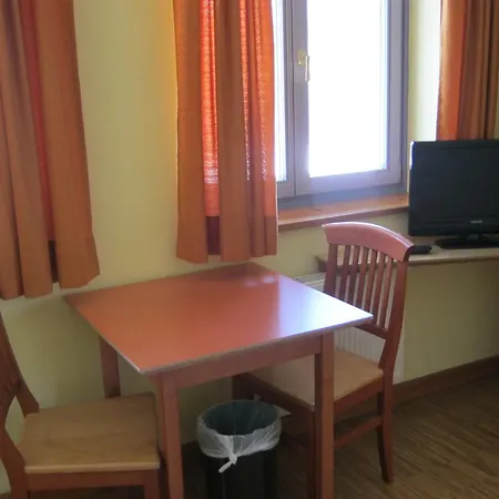 Hostel Jugend- Und Familiengaestehaus Cap Woerth Velden am Wörthersee