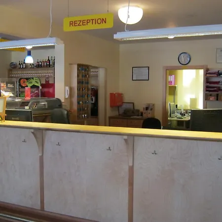 Jugend- Und Familiengaestehaus Cap Woerth *