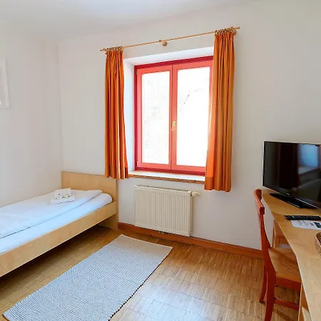 Vandrarhem Jugend- Und Familiengaestehaus Cap Woerth *