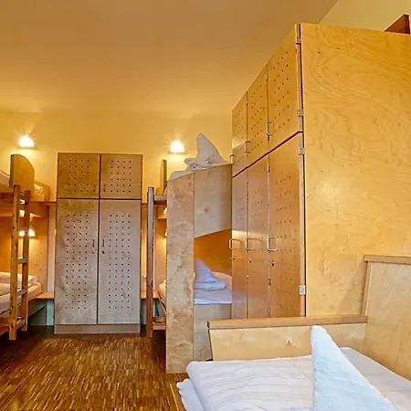 Jugend- Und Familiengaestehaus Cap Woerth Vandrarhem *