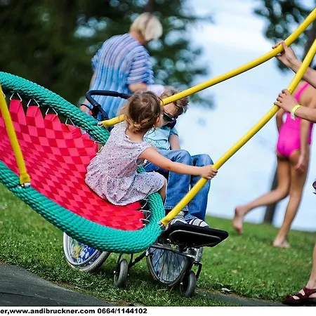Jugend- Und Familiengaestehaus Cap Woerth וולדן אם וורתרסי