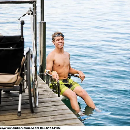 אכסניה Jugend- Und Familiengaestehaus Cap Woerth *