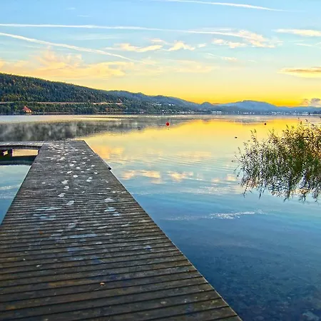 אכסניה Jugend- Und Familiengaestehaus Cap Woerth וולדן אם וורתרסי