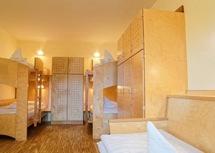 Albergue Jugend- Und Familiengaestehaus Cap Woerth Velden am Wörthersee